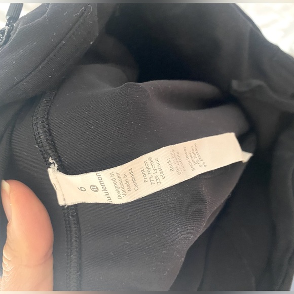 Lululemon activewear pants with 3 pockets, 7/8 ankle. Size 6 - Picture 3 of 3